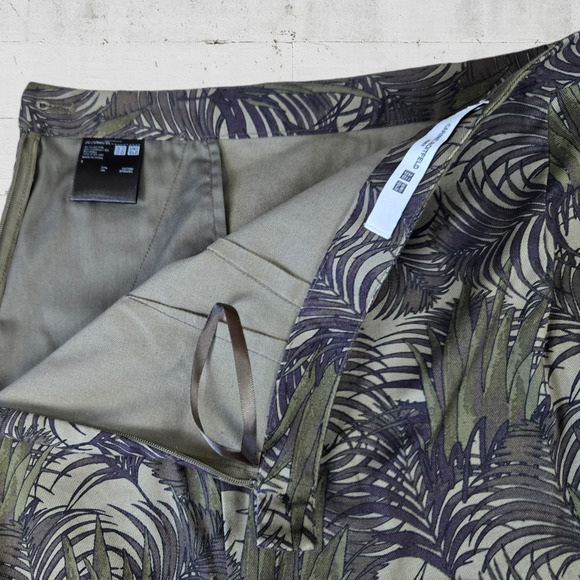 Carine Roitfeld Green Jungle Print Palm Leaf Pencil Uniqlo Midi Skirt Size 2 - Picture 7 of 8